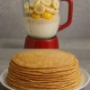 Deliciosos crepes de aveia com banana prontos para serem saboreados.